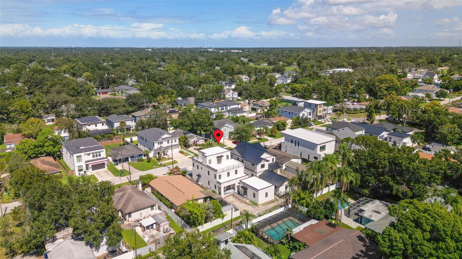 SUBURB ROYAL - Residential