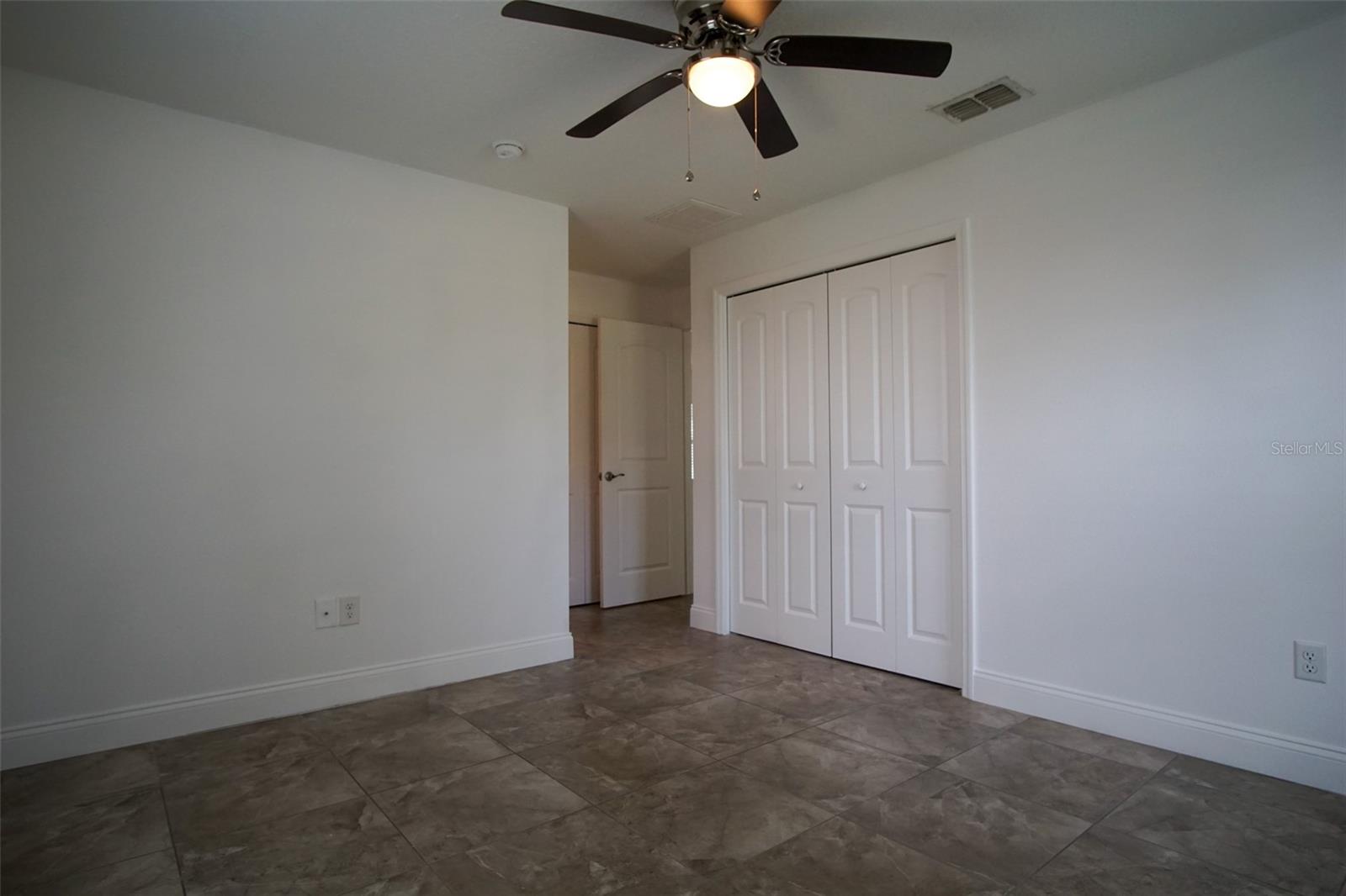 DAVENPORT - Residential Lease