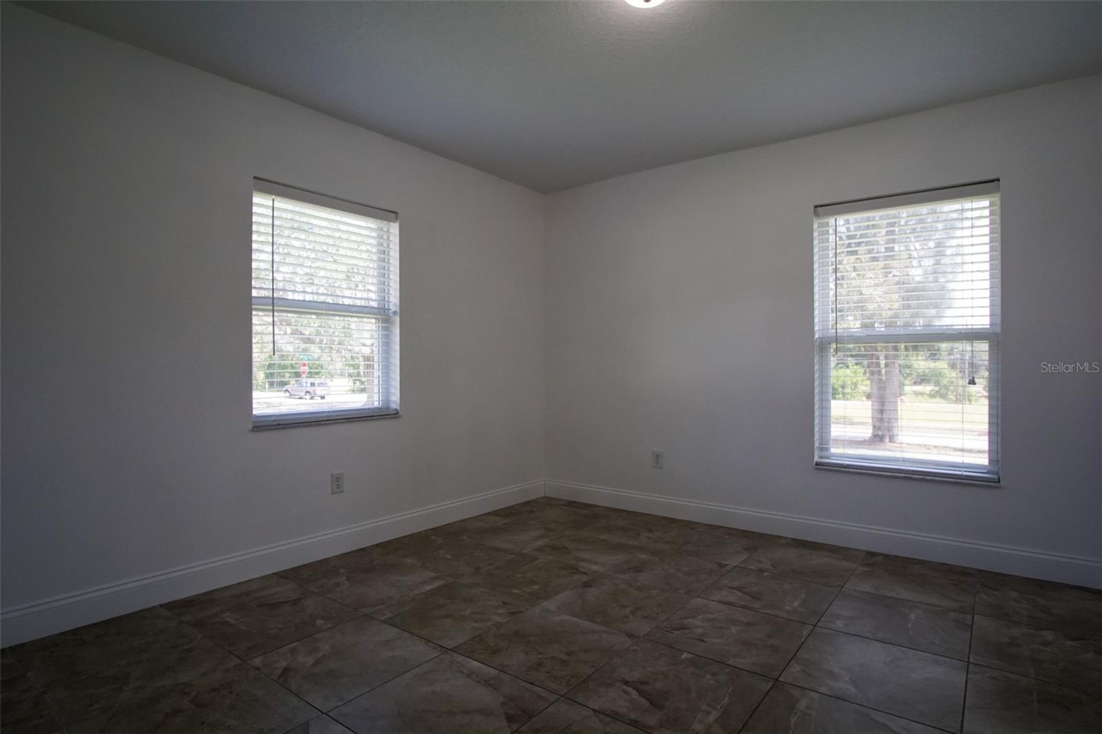 DAVENPORT - Residential Lease