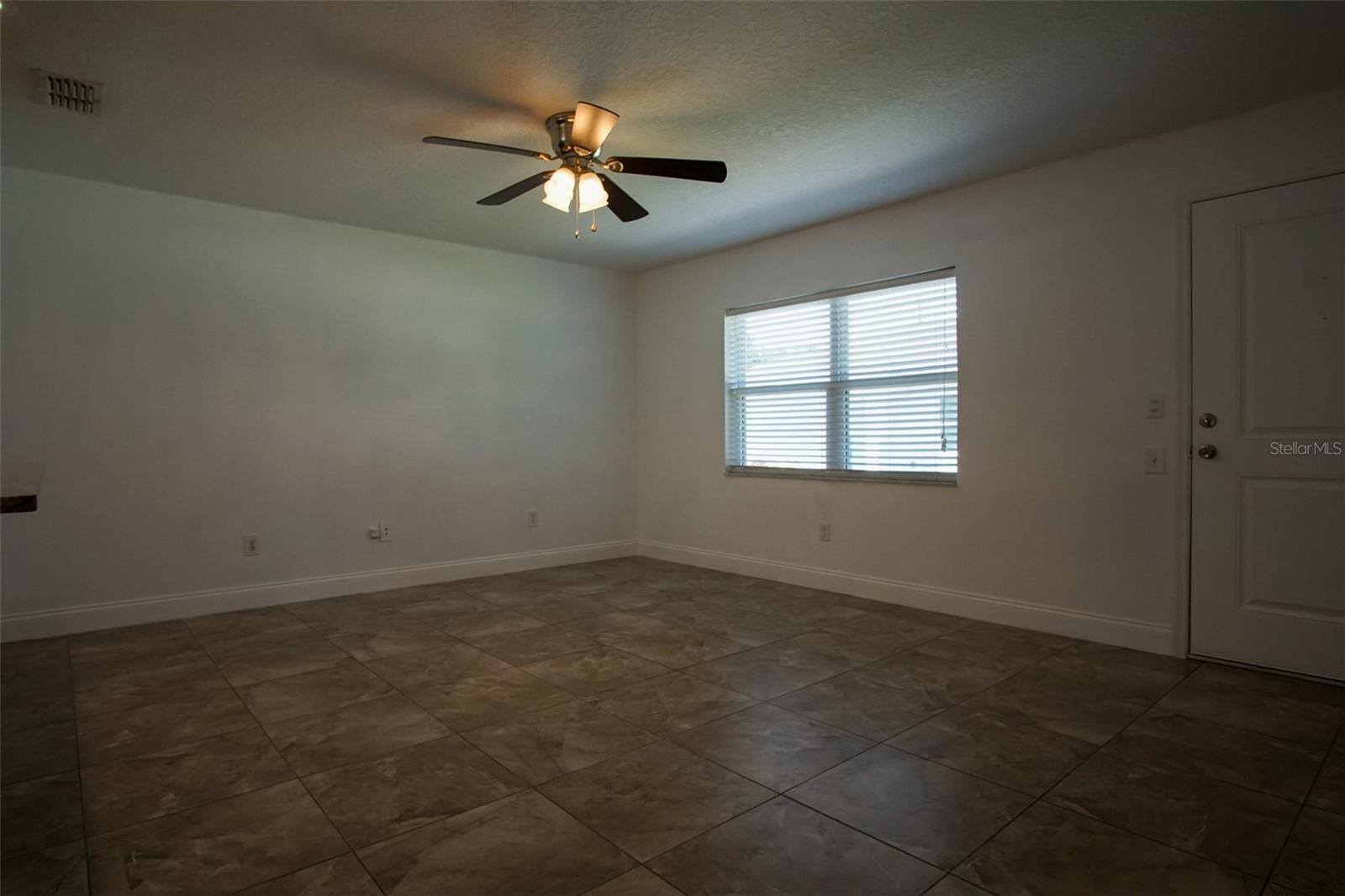 DAVENPORT - Residential Lease