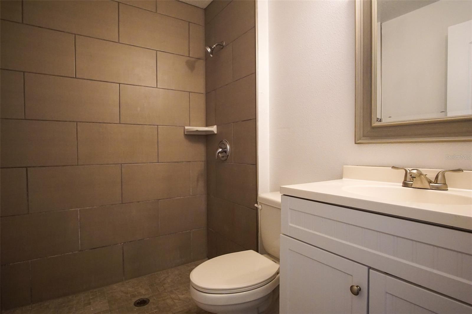 DAVENPORT - Residential Lease