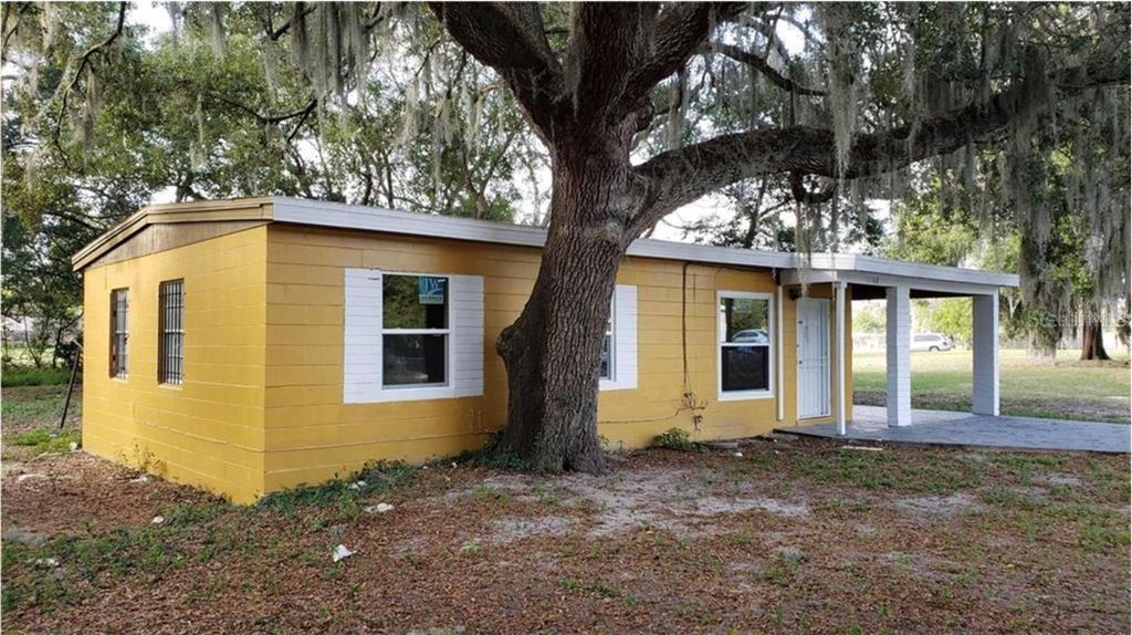 Photo of 1102 Emeralda Road, Orlando, FL 32808 (MLS # O6377043)