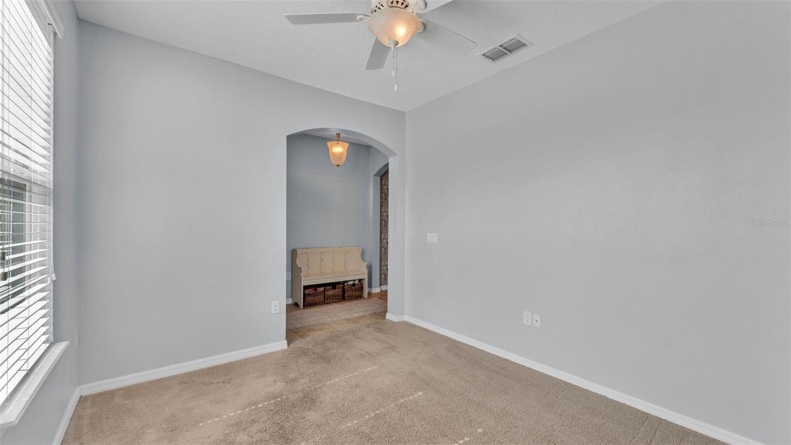 4088 PRIMA LAGO CIRCLE