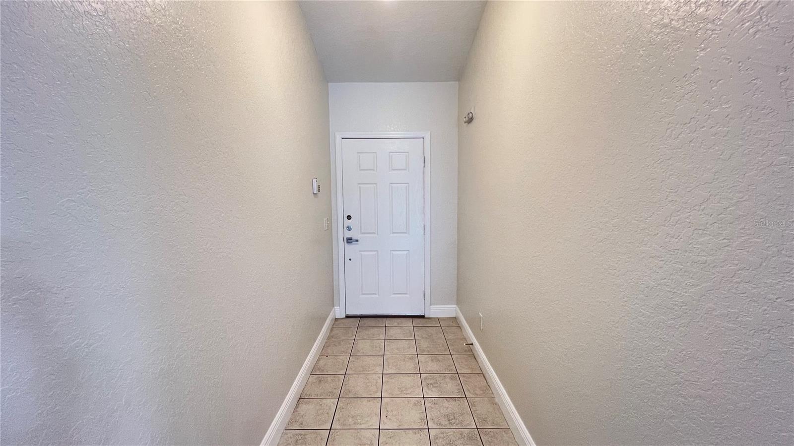 1441 SILVER COVE DRIVE