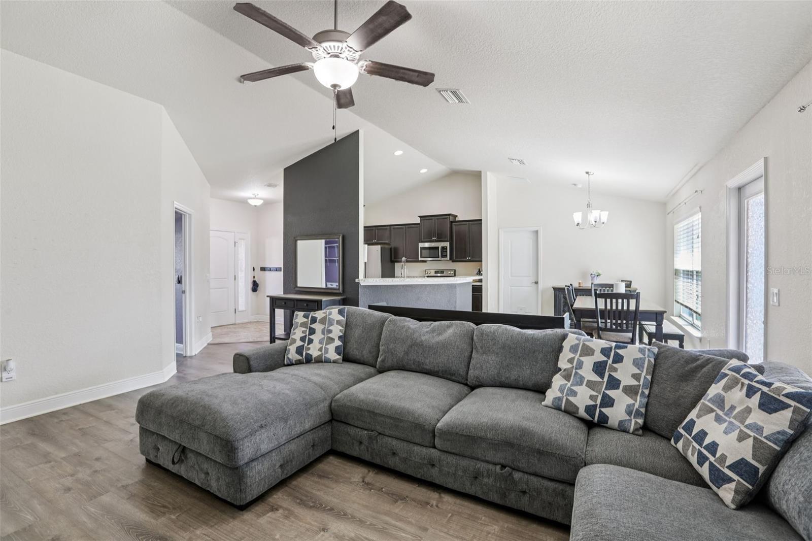 ROYAL HIGHLANDS - Residential