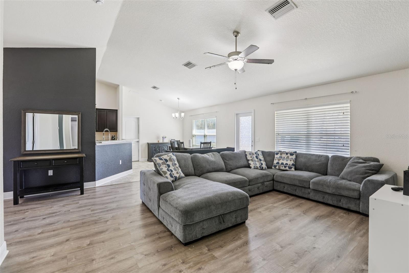 ROYAL HIGHLANDS - Residential