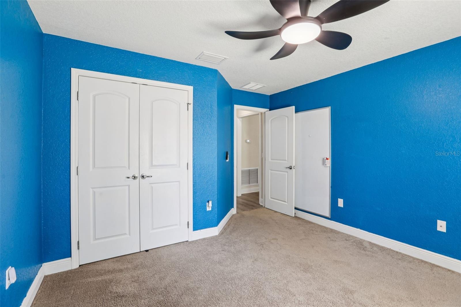 ROYAL HIGHLANDS - Residential