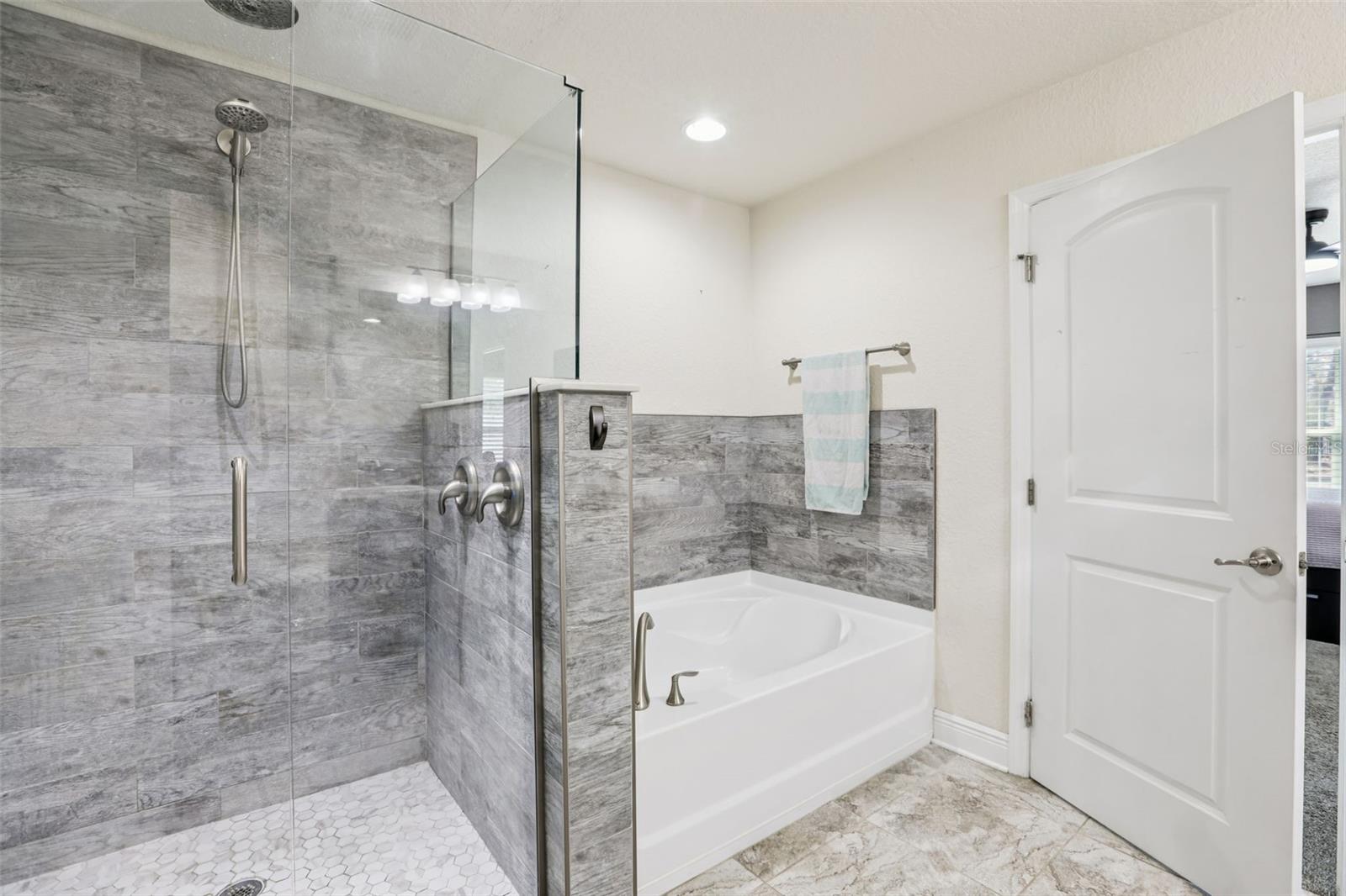 ROYAL HIGHLANDS - Residential