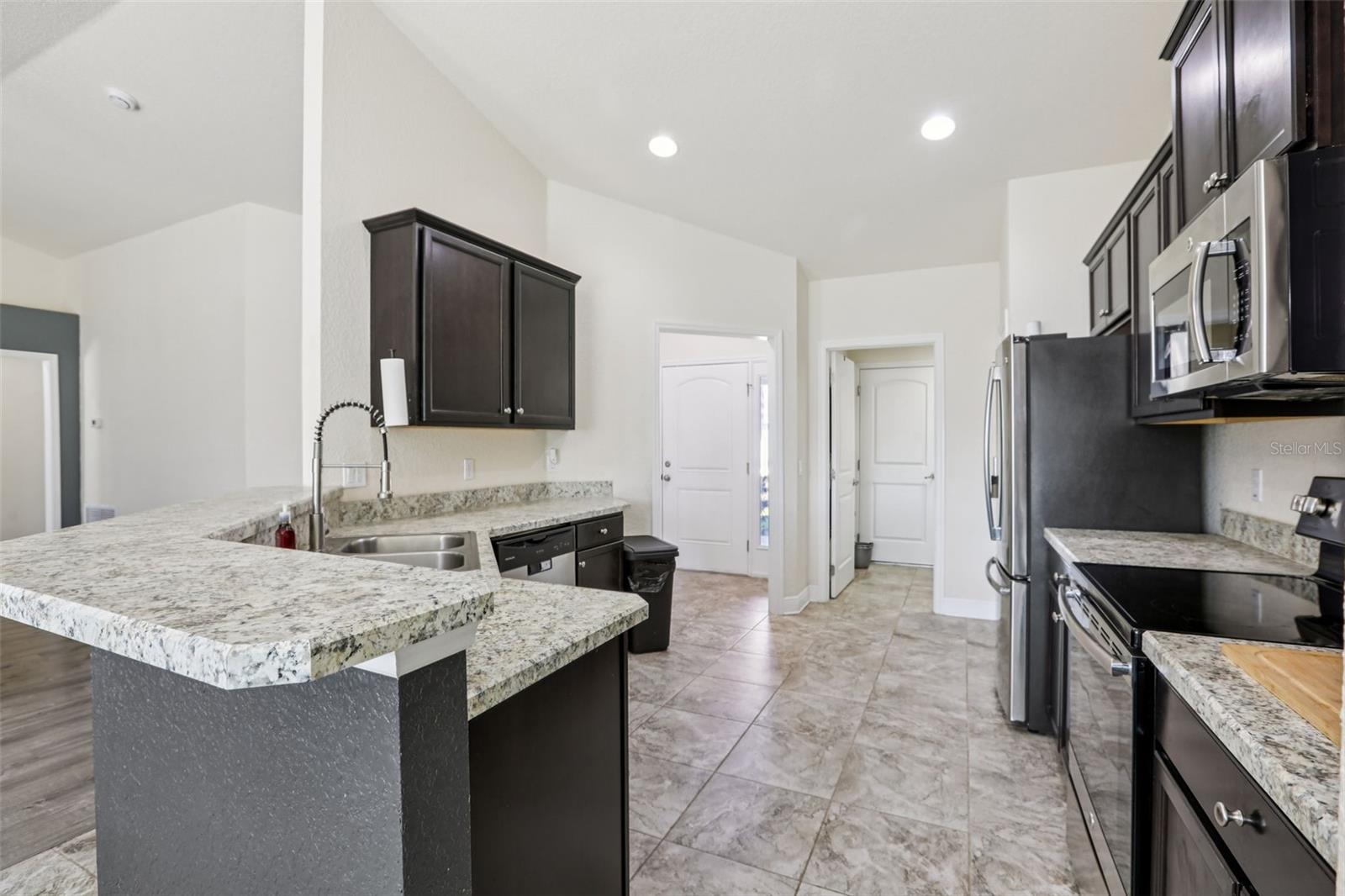 ROYAL HIGHLANDS - Residential