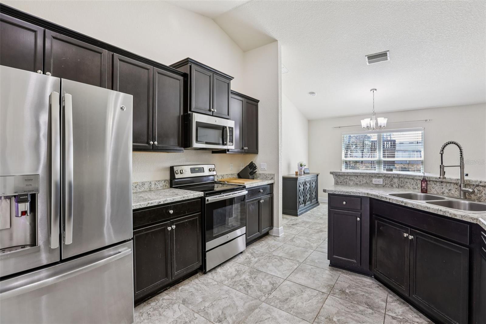 ROYAL HIGHLANDS - Residential