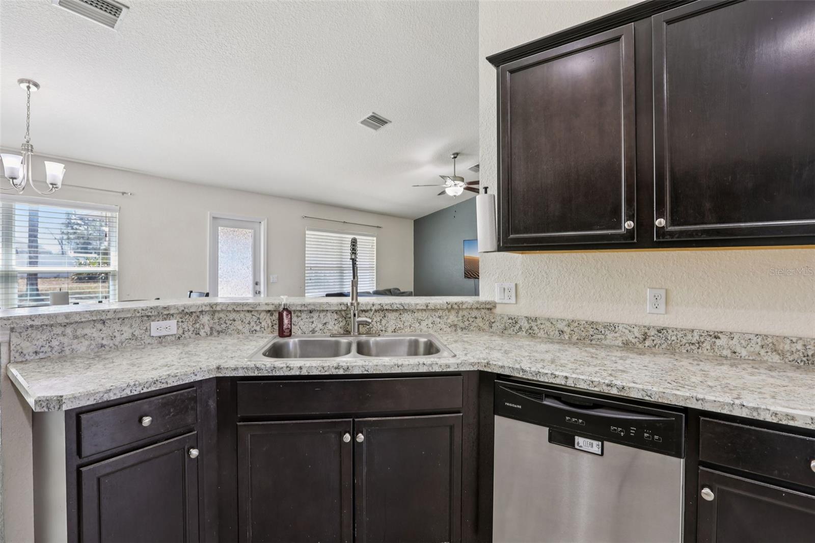 ROYAL HIGHLANDS - Residential