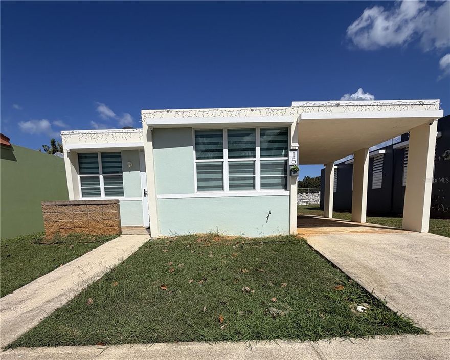 Property in perfecto condition, the Complex featurez controlled access and Private mail Service.