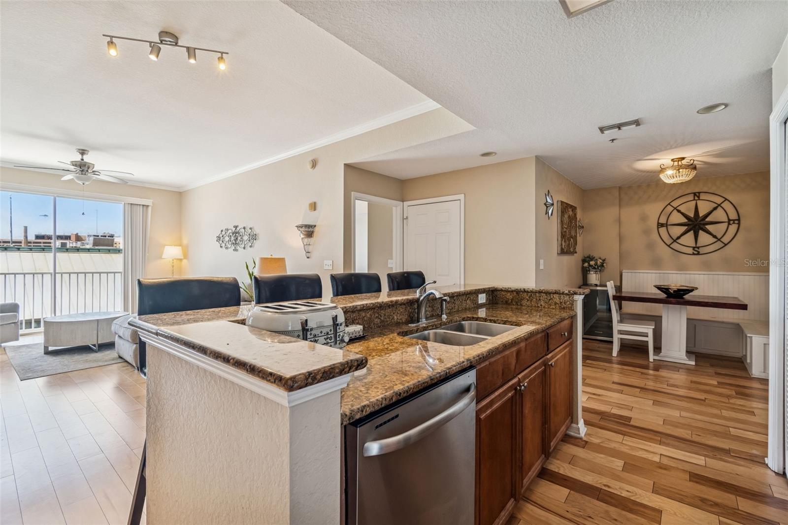 PARKCREST HARBOUR ISLAND CONDO - Residential