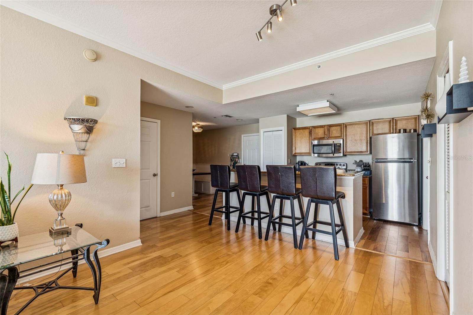 PARKCREST HARBOUR ISLAND CONDO - Residential