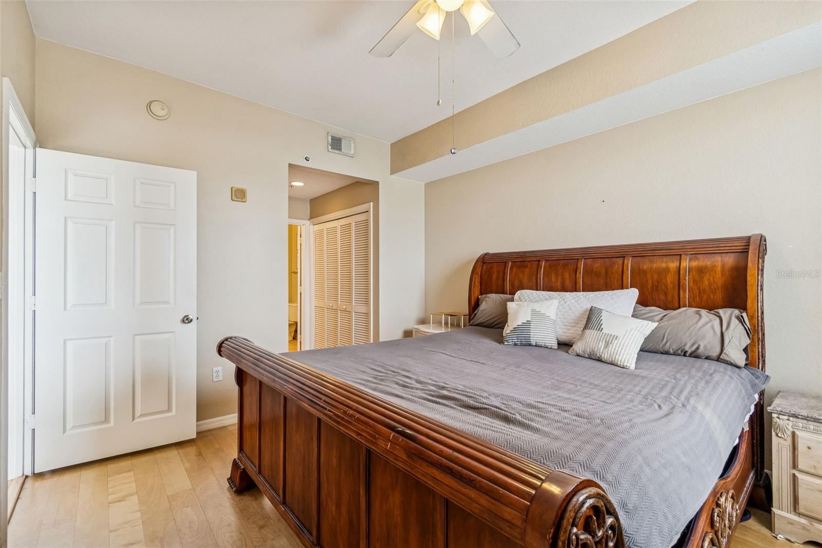 PARKCREST HARBOUR ISLAND CONDO - Residential