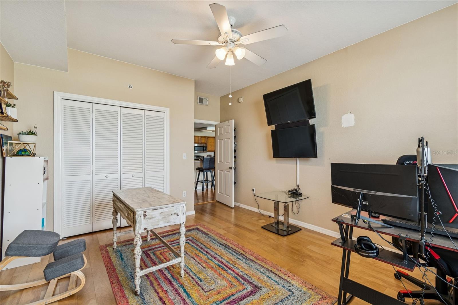 PARKCREST HARBOUR ISLAND CONDO - Residential