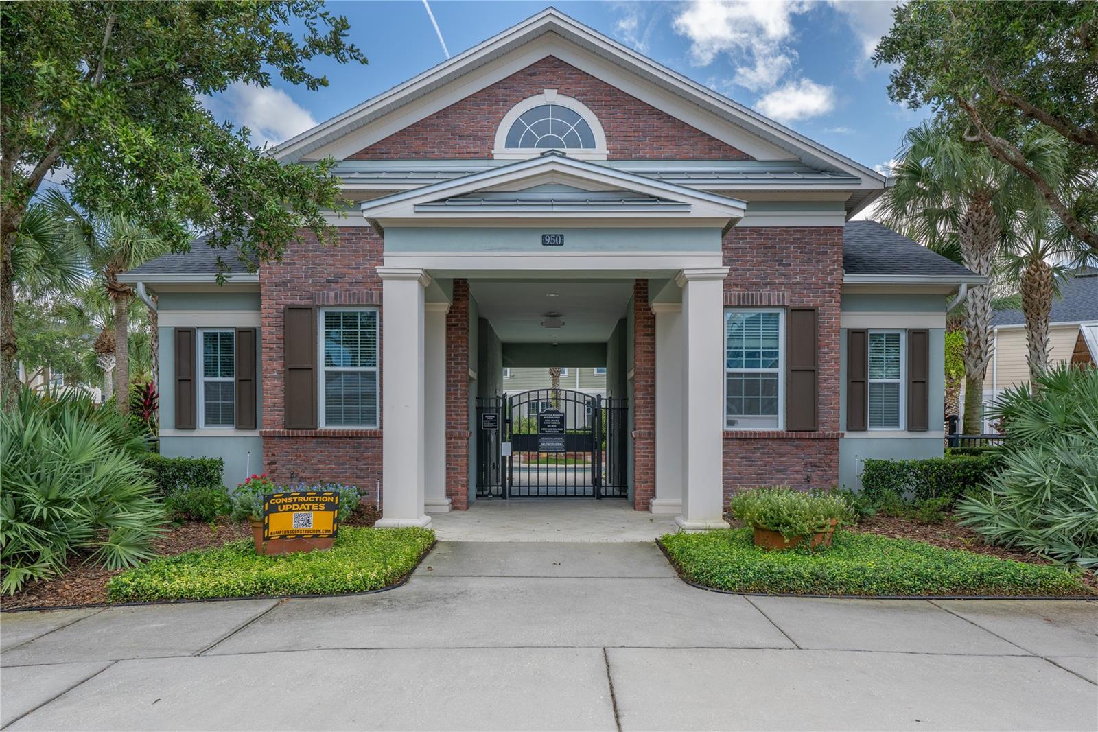 HAMPTONS - SECOND REP - Residential