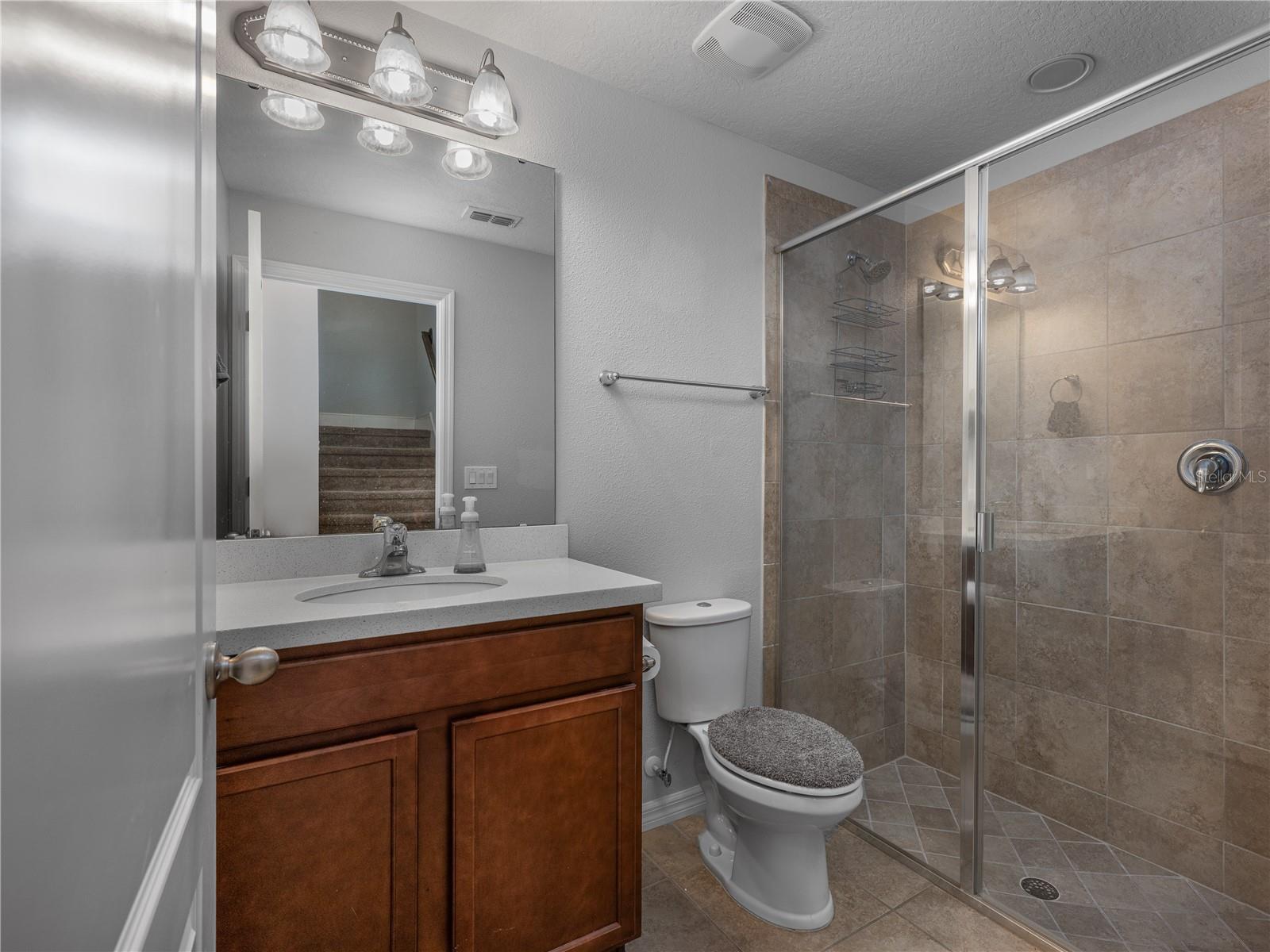 HAMPTONS - SECOND REP - Residential