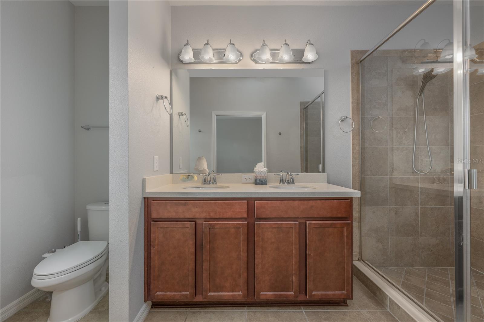 HAMPTONS - SECOND REP - Residential