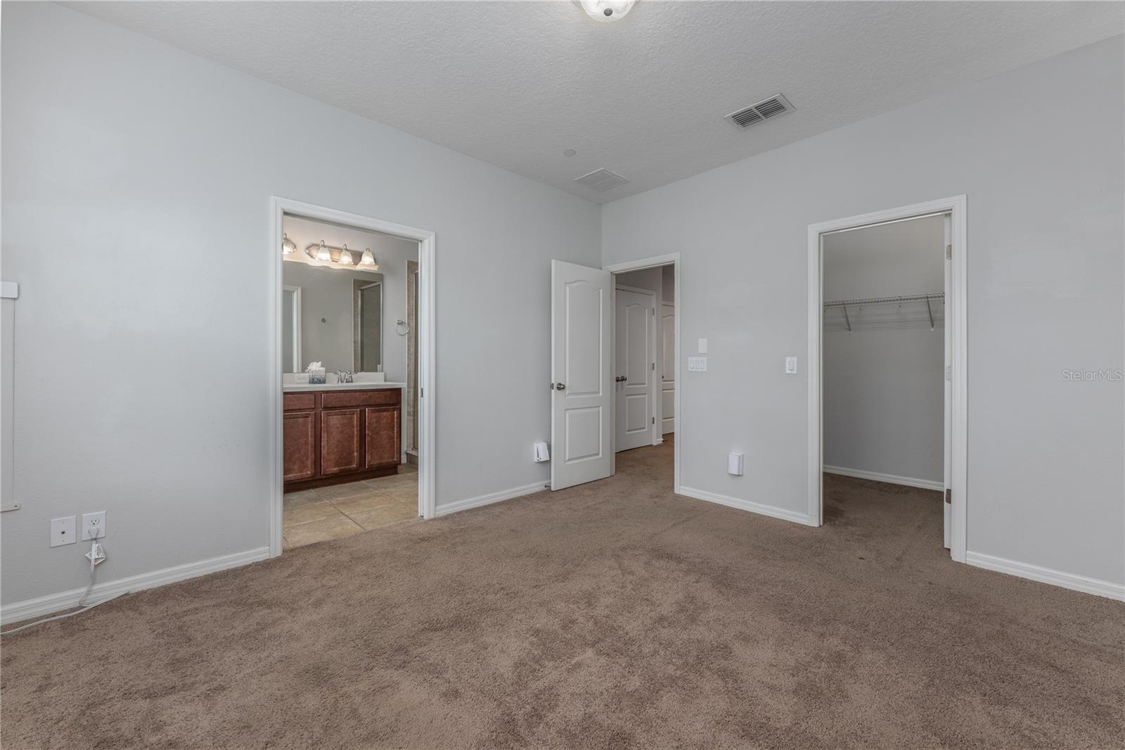 HAMPTONS - SECOND REP - Residential
