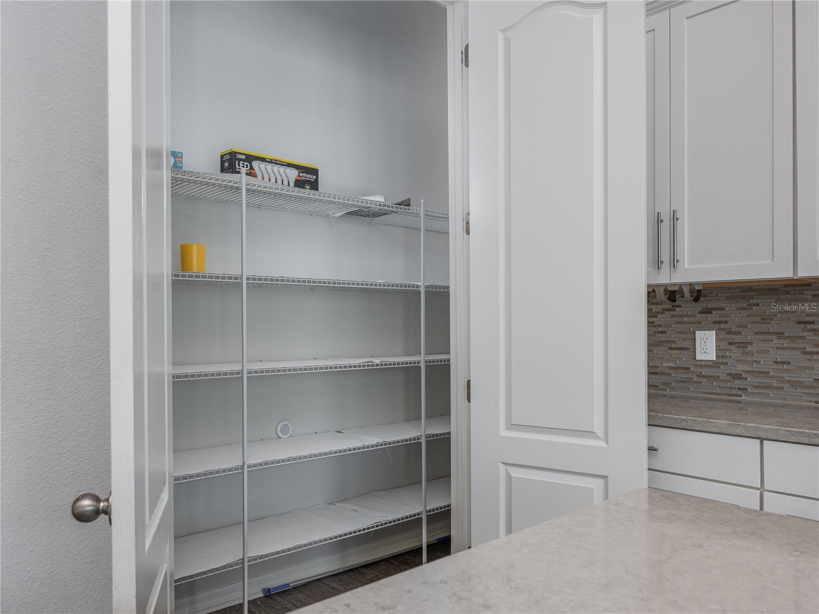 HAMPTONS - SECOND REP - Residential
