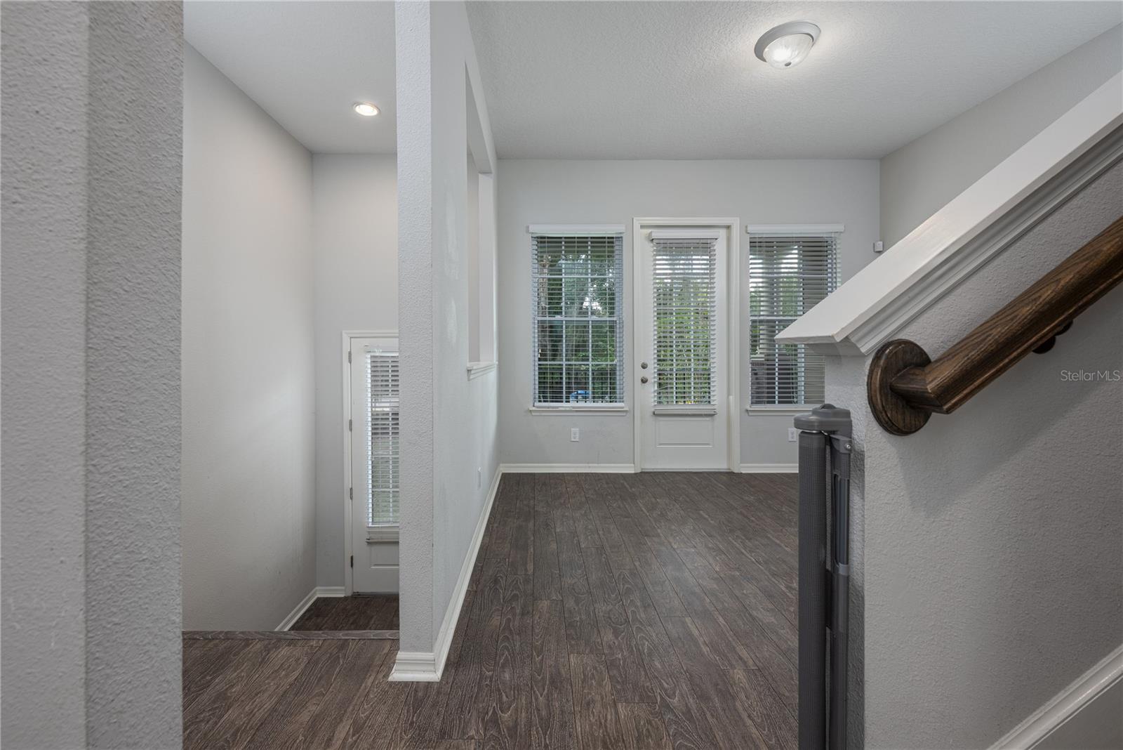 HAMPTONS - SECOND REP - Residential