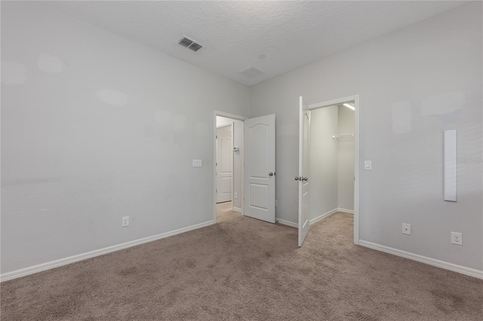 HAMPTONS - SECOND REP - Residential