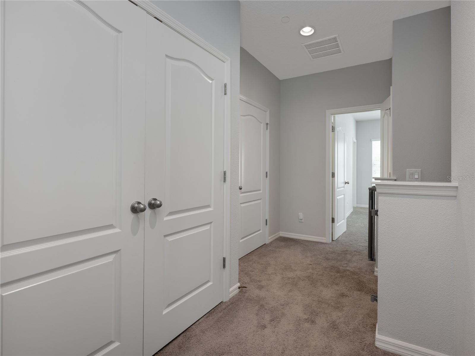 HAMPTONS - SECOND REP - Residential