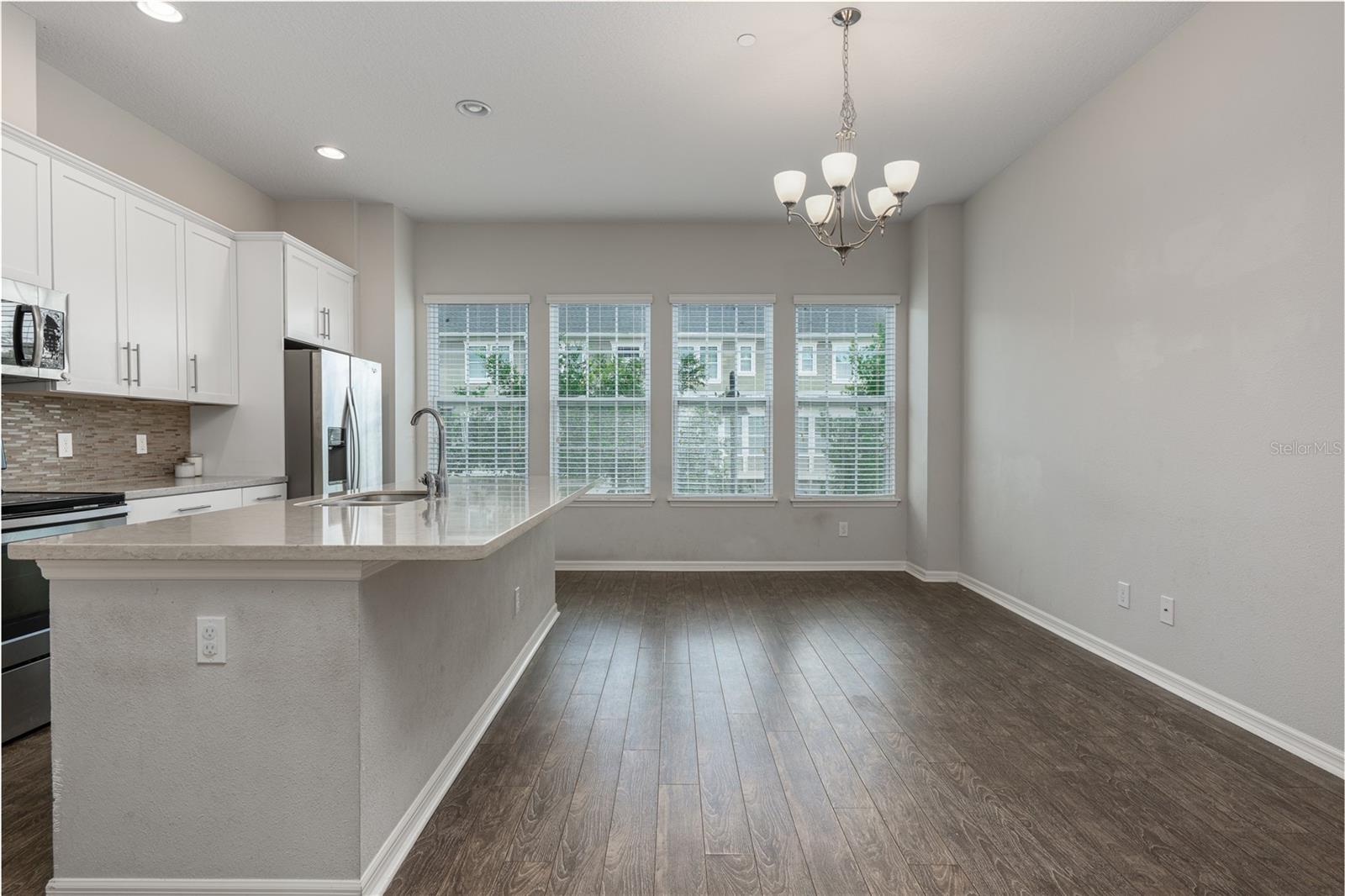 HAMPTONS - SECOND REP - Residential