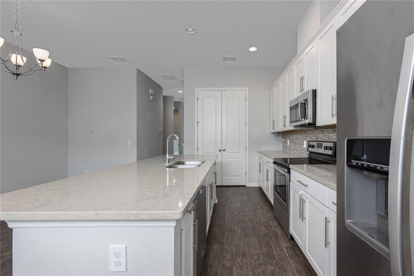 HAMPTONS - SECOND REP - Residential