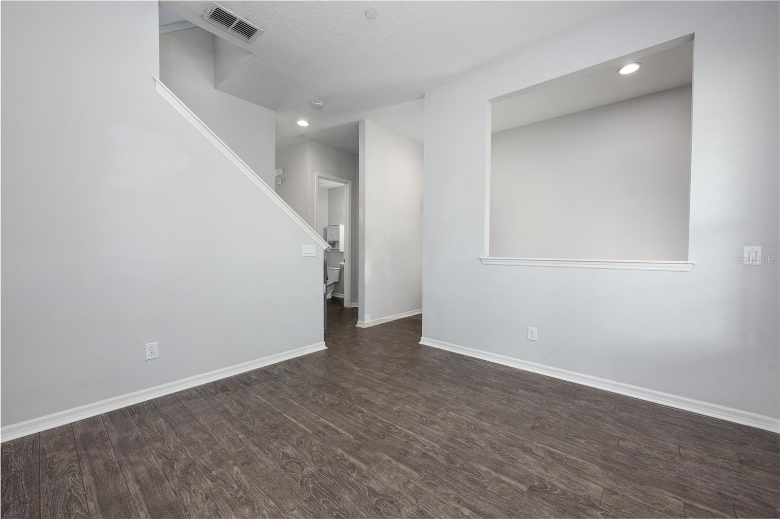 HAMPTONS - SECOND REP - Residential