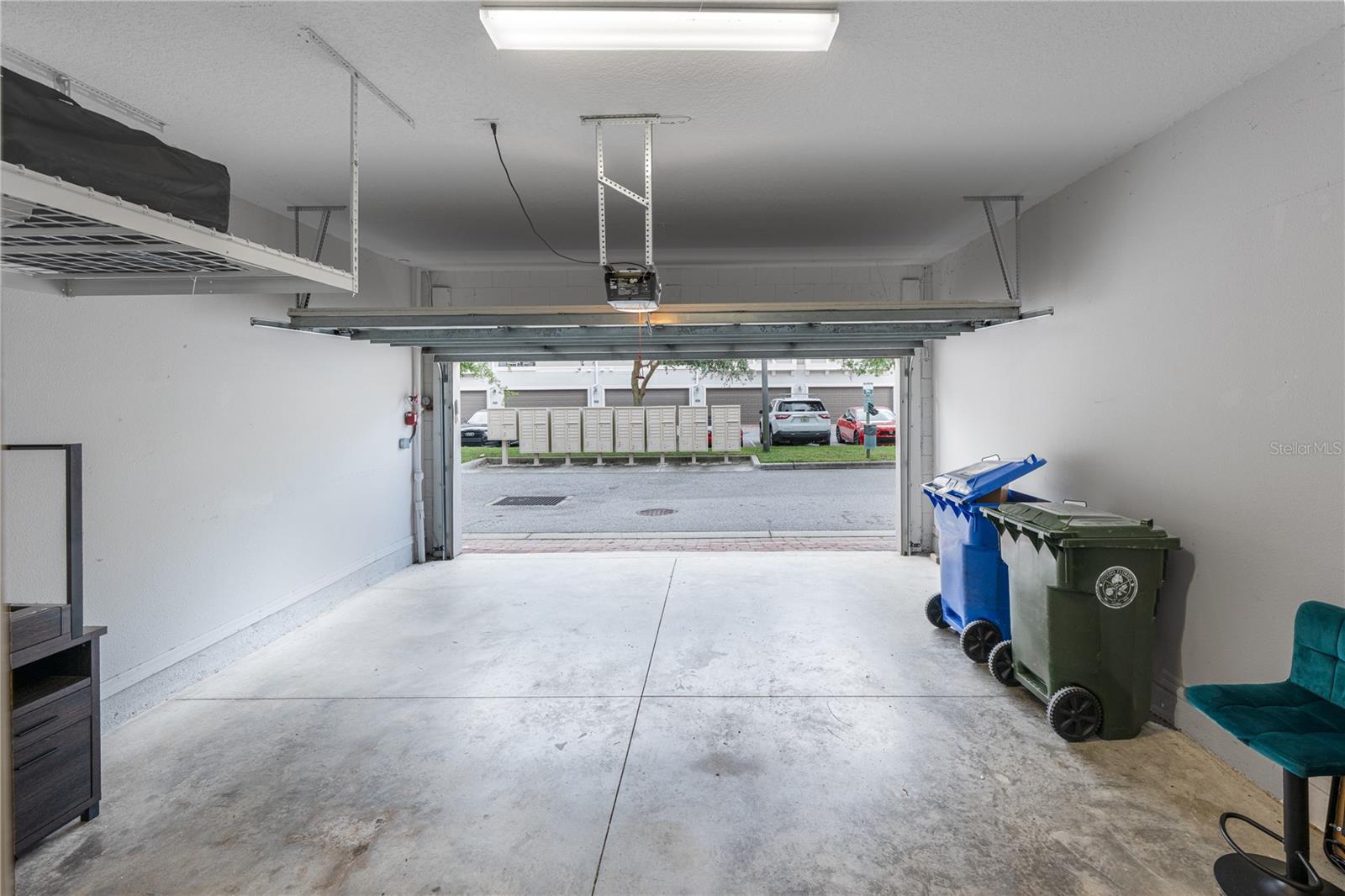 HAMPTONS - SECOND REP - Residential