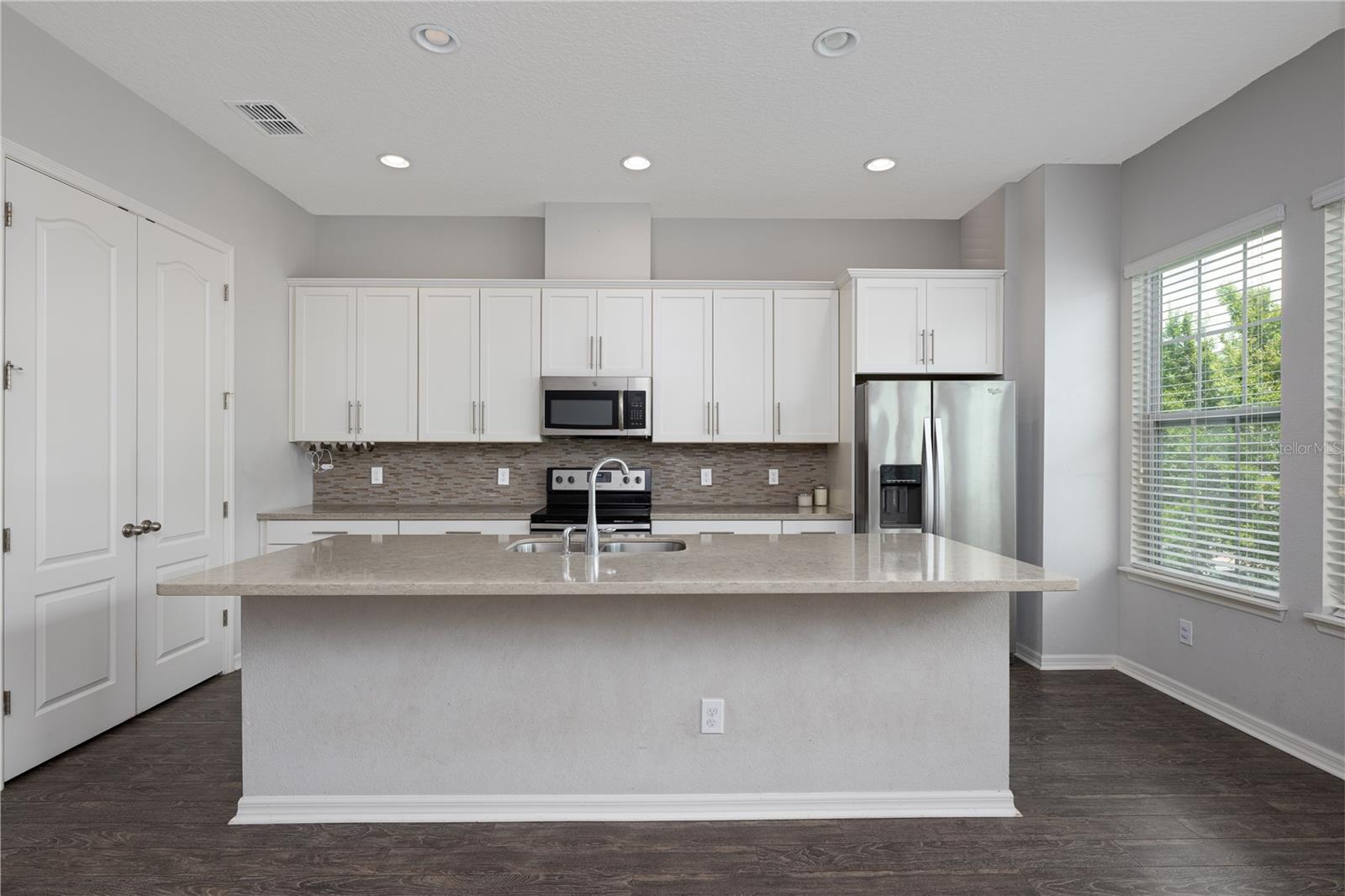 HAMPTONS - SECOND REP - Residential