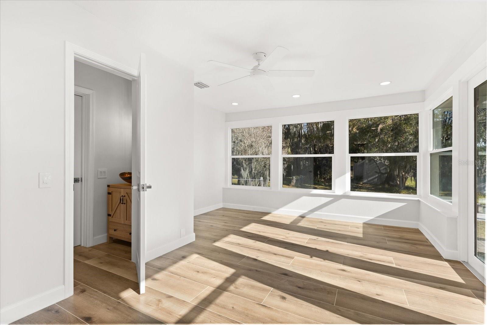 HICKORY LAKE ESTATES - Residential