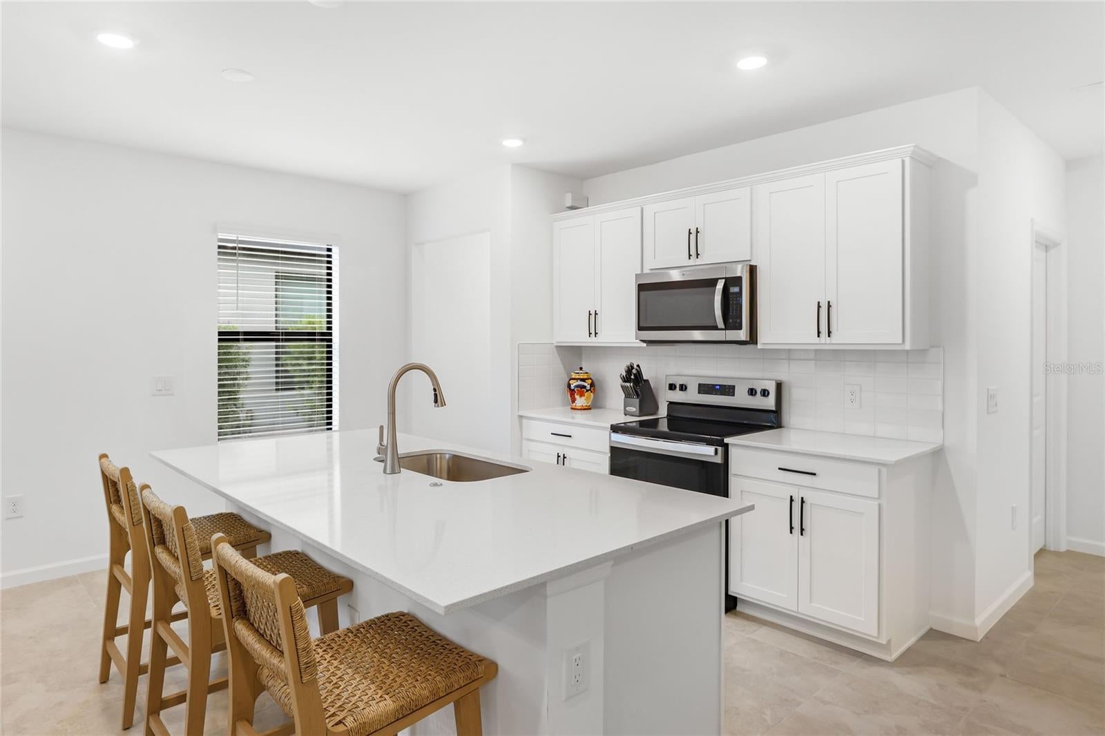 6587 SILVERSTAR DRIVE