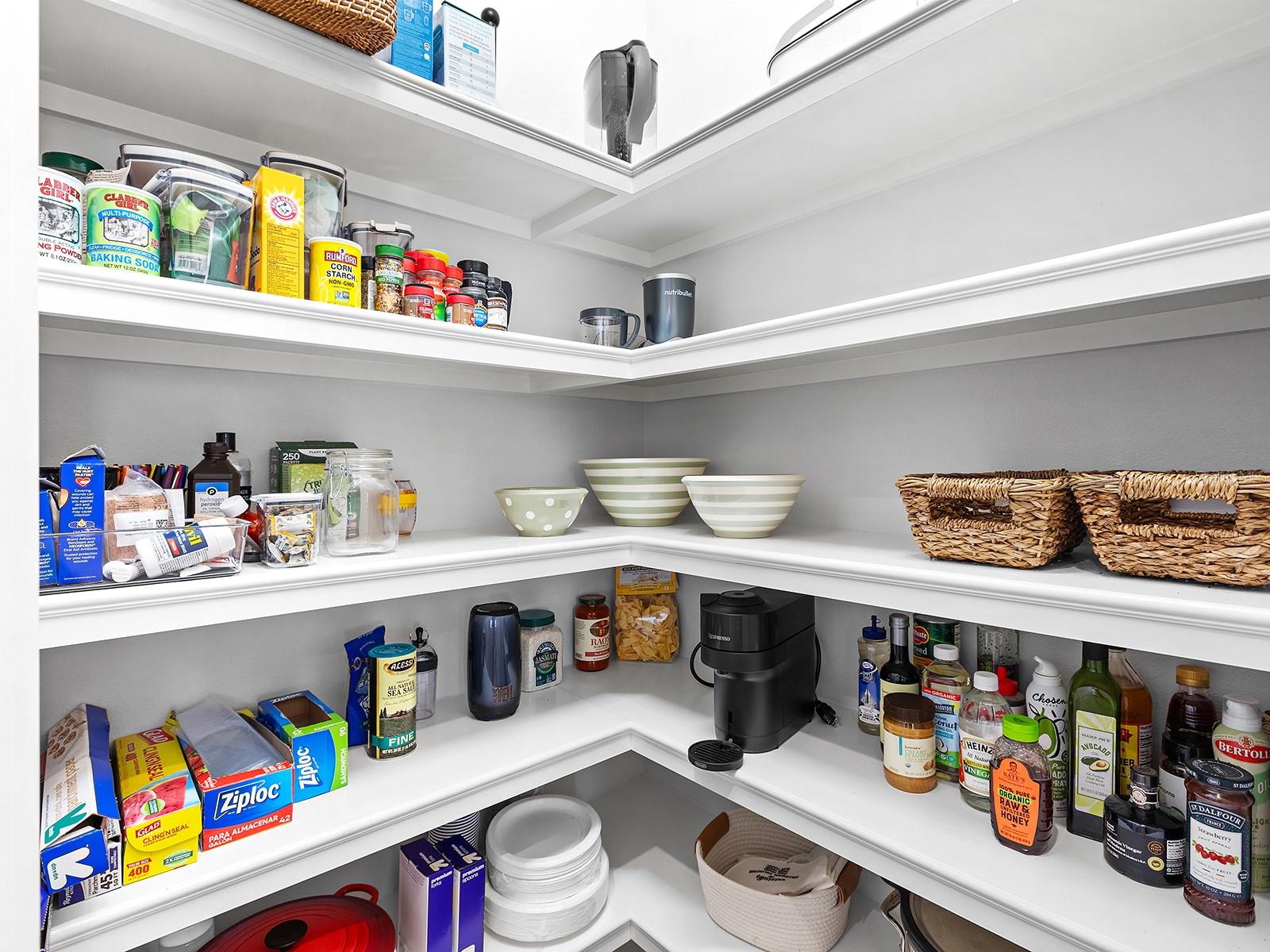 LAKEHOUSE COVE AT WATERSIDE - Residential