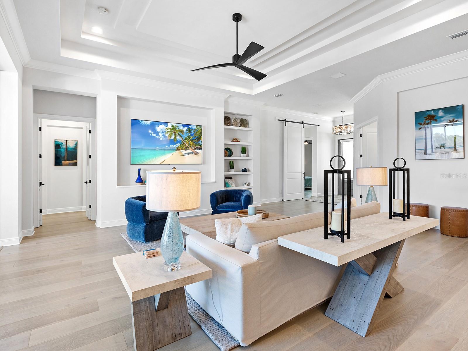 LAKEHOUSE COVE AT WATERSIDE - Residential