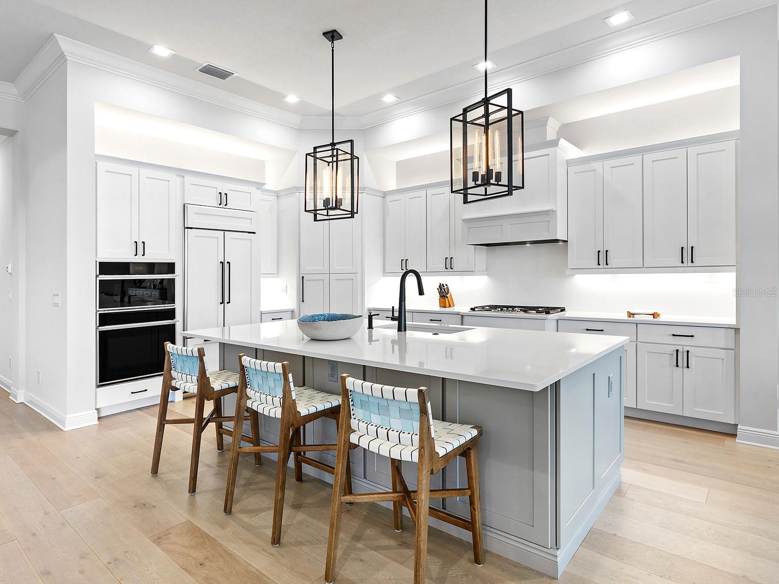 LAKEHOUSE COVE AT WATERSIDE - Residential