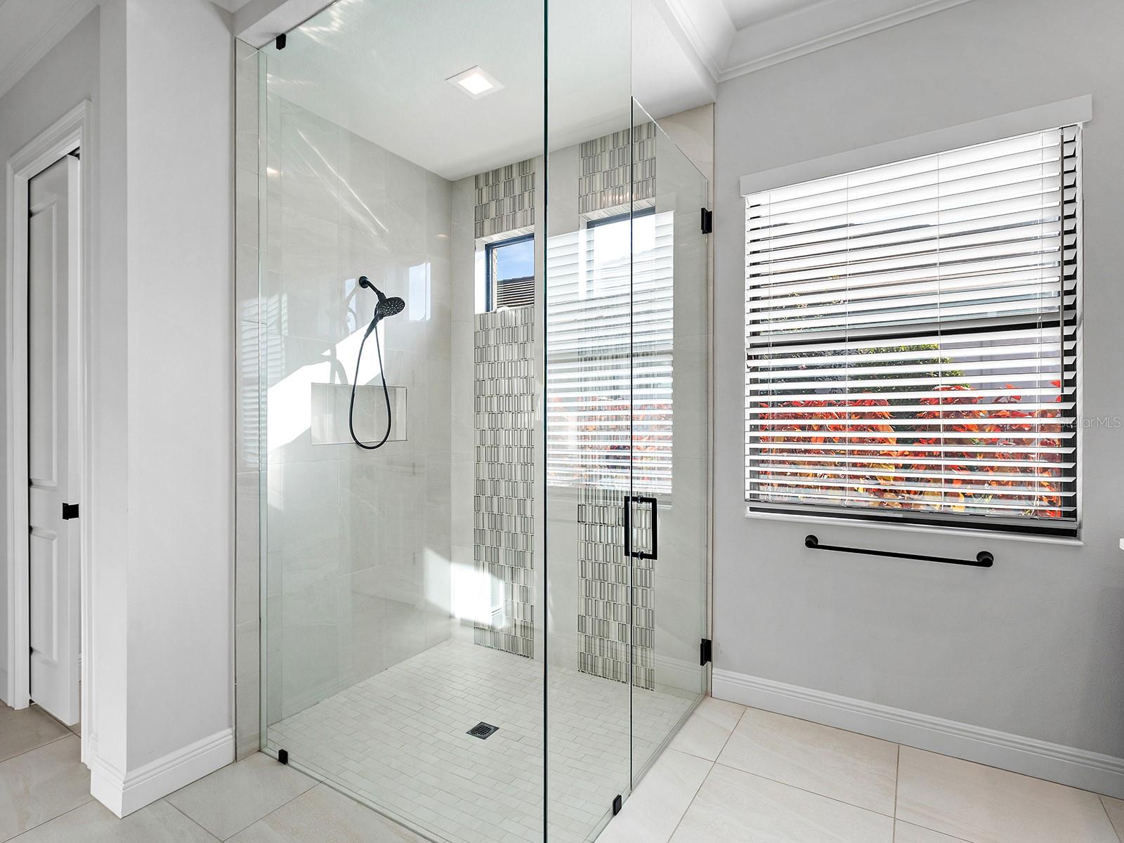 LAKEHOUSE COVE AT WATERSIDE - Residential