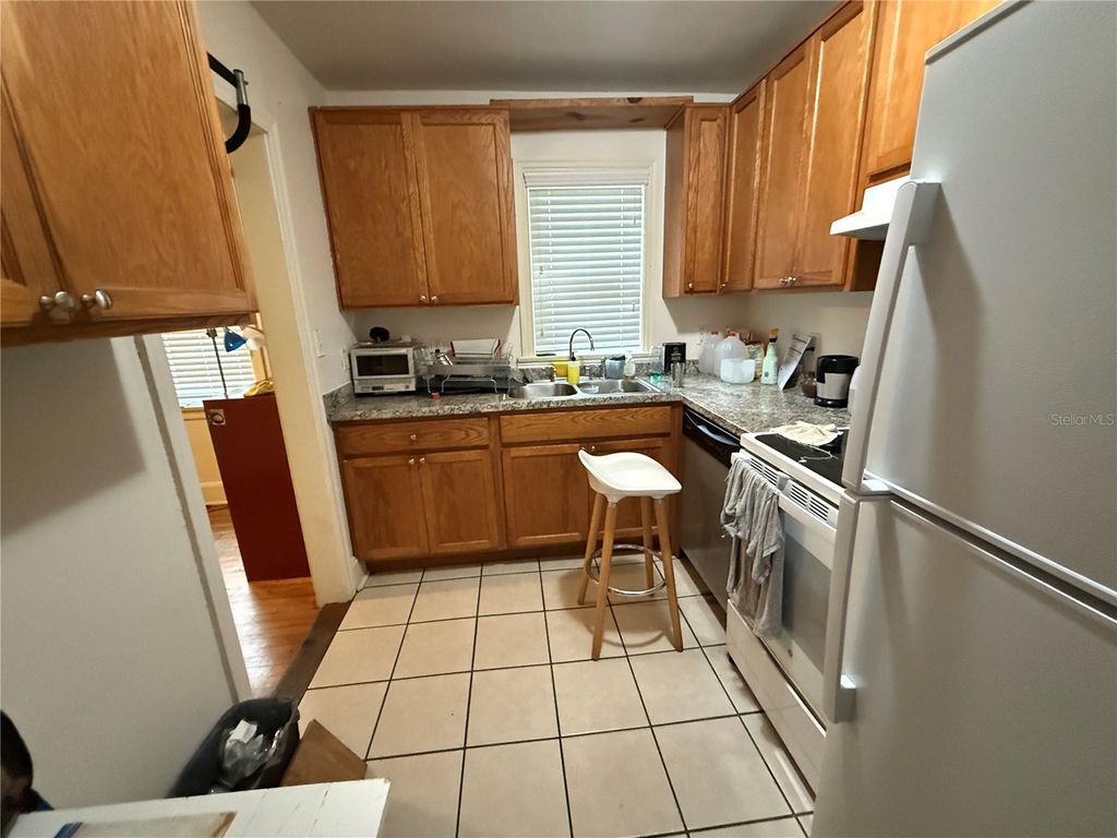 Photo of 1615 NW 7th Avenue, Gainesville, FL 32603 (MLS # GC534558)