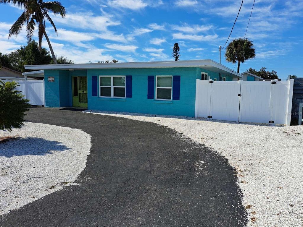 Photo of 539 Shore Road, Nokomis, FL 34275 (MLS # TB8451710)