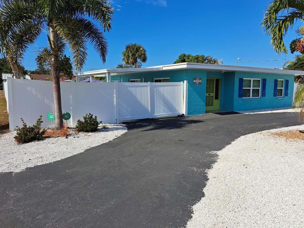 Photo of 539 Shore Road, Nokomis, FL 34275 (MLS # TB8451710)