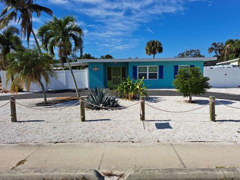 Photo of 539 Shore Road, Nokomis, FL 34275 (MLS # TB8451710)