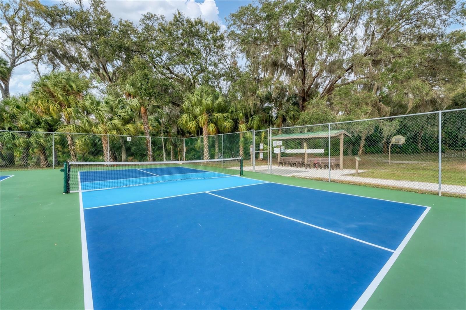 THE MEADOWS / PINEBROOK HOLLOW - Residential Lease