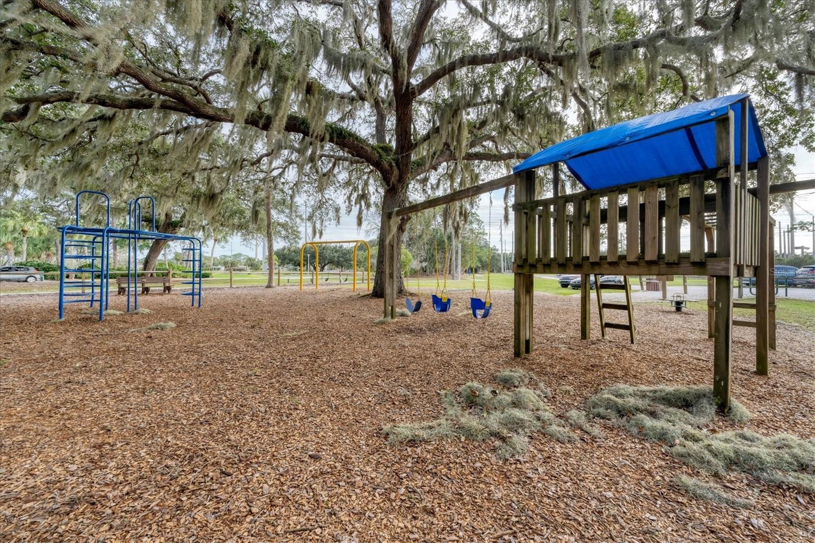 THE MEADOWS / PINEBROOK HOLLOW - Residential Lease