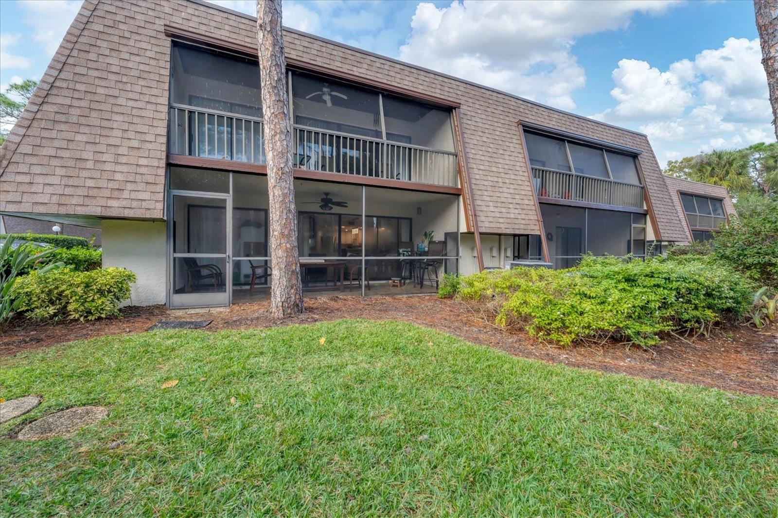 THE MEADOWS / PINEBROOK HOLLOW - Residential Lease