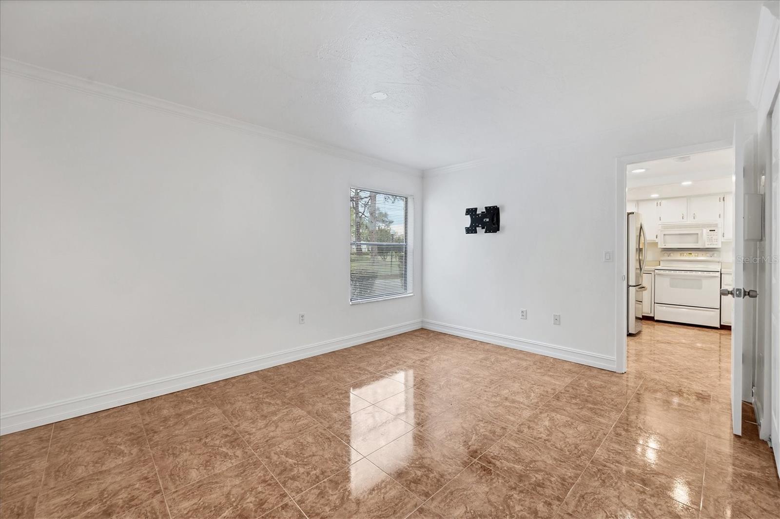 THE MEADOWS / PINEBROOK HOLLOW - Residential Lease