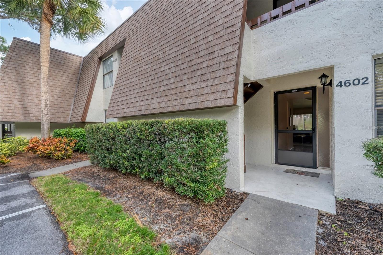 THE MEADOWS / PINEBROOK HOLLOW - Residential Lease