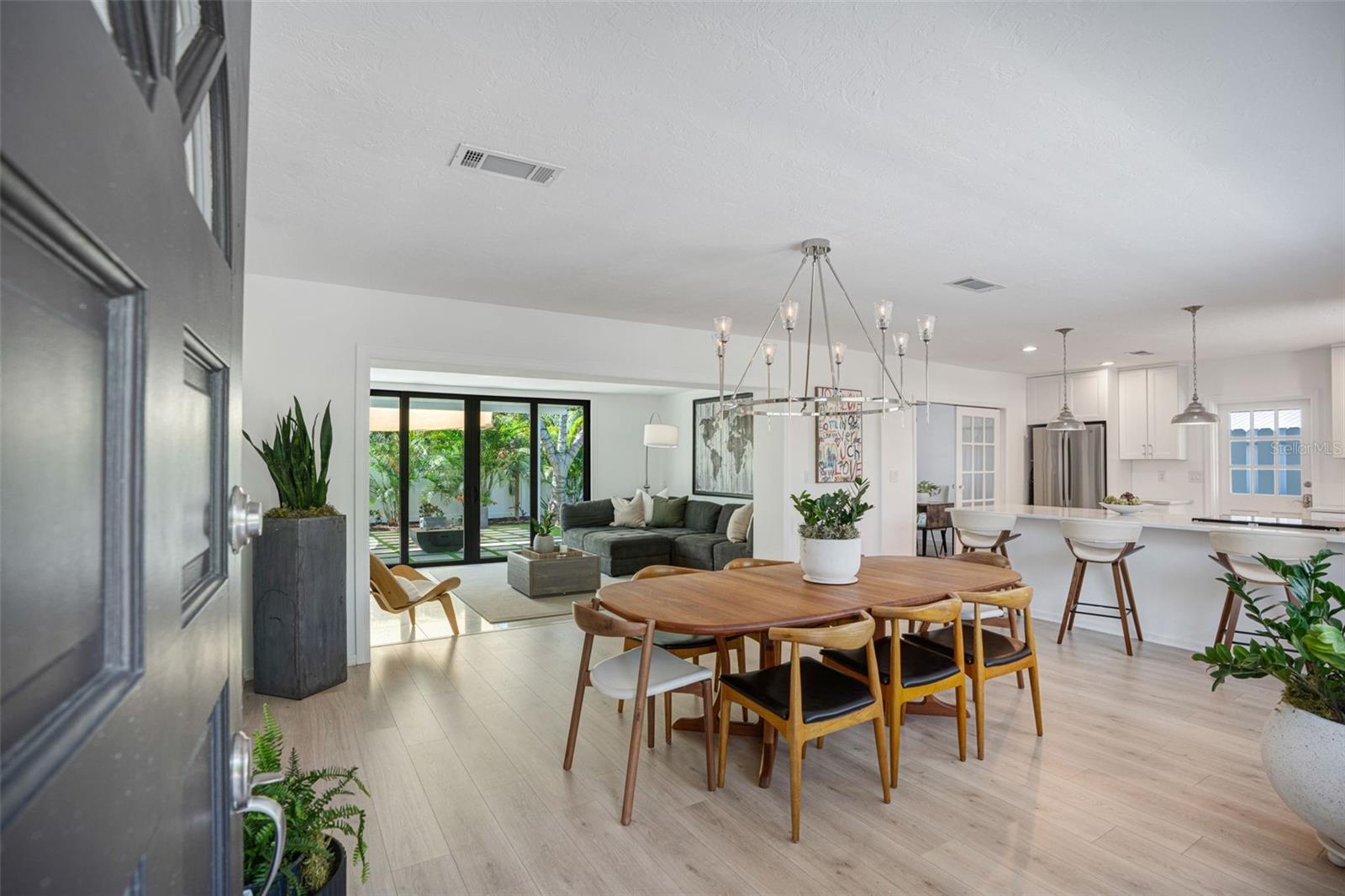 2482 WISTERIA STREET, SARASOTA, FL, 34239 4 2482 WISTERIA STREET