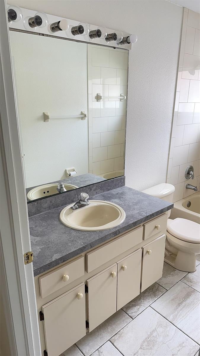 FAWN LAKE PH I - Residential Lease